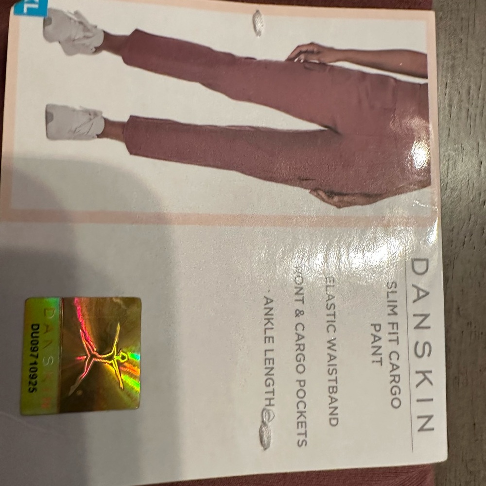 Danskin slim fit cargo pant ankle length
